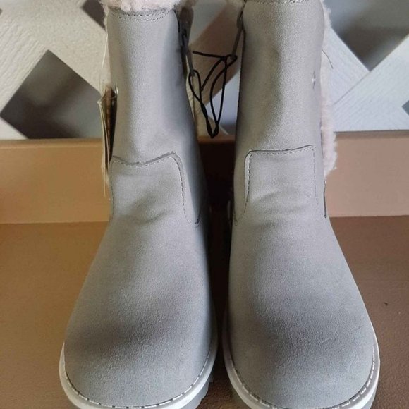 Girls Sherpa Lined Boots ~ Size 11 - Picture 3 of 4